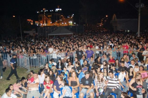 Deu Rock: Vaia Mágica no Teatro Mágico para Vladimir Azevedo (PSDB) – “É Vlad tá feia a coisa para o seu lado” afirmou uma testemunha ocular